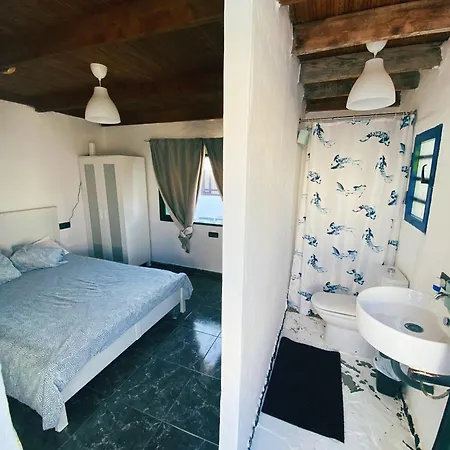15 Homestay *